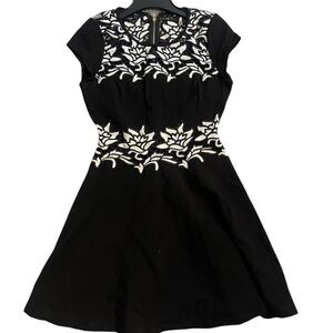 NWOT BEBE black and white floral printed dress size small
